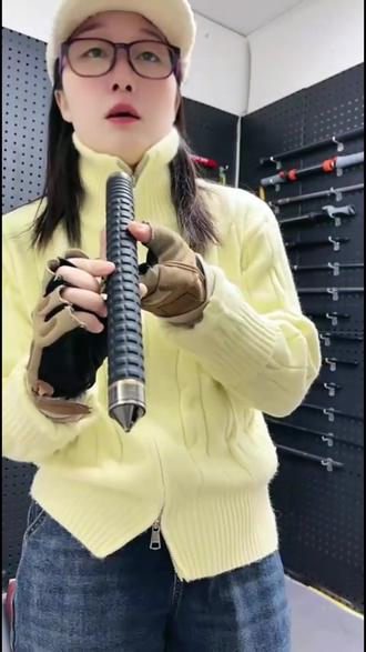 出门在外不怕贼,防身甩棍包邮到家!