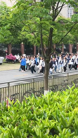 #田径场精彩瞬间 #一起跑向终点 #@抖音小助手 体考第二天,几家欢喜几家愁!