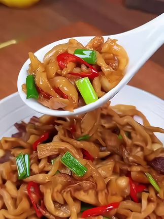 这个就是我家常吃的农家萧山萝卜干,又脆又爽口, 嚼起来干香干香的,配粥配饭都好吃!#萝卜干#萧山萝卜干#开胃菜#家常菜 #下饭菜