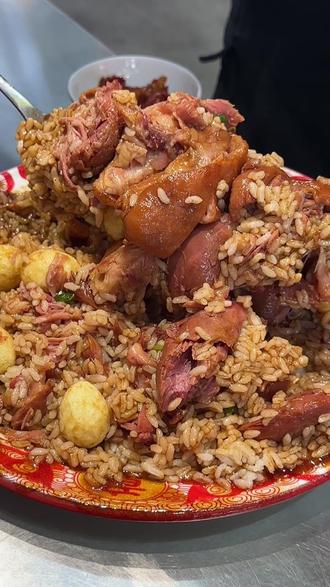 嘴上说减肥 现实里碰见了谁不想急赤白脸的来盘黏黏糊糊的肘子拌饭啊…