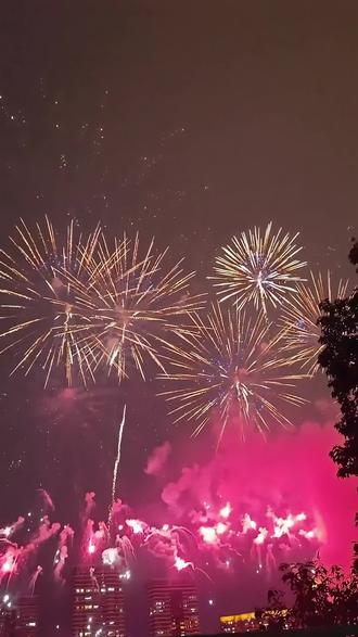 💞福州人可千万不要错过!就在明晚~ 5月21日南江滨西大道花海公园将举办无人机烟花秀!记得约上好友,共赴这场视觉盛宴#福州烟花秀#福州旅游#福州退休 #521 #无人机