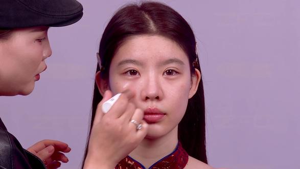 水光棒怎么用?来听听韩子老师怎么说!#美妆 #化妆 #新手化妆教程 #韩子造型 #化妆师的工作日常