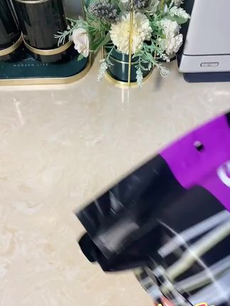 e洁免撕自动收口垃圾袋手提式加厚家用手提抽绳厨房一次性塑料袋#垃圾袋 #一次性垃圾袋 #免撕垃圾袋 #自动收口的垃圾袋