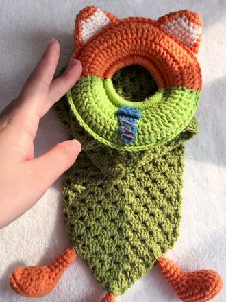 钩针|🦊狐狸尼克围巾(详细教程) #创作者中心 #创作灵感 #疯狂动物城2 #手工 #手工编织零基础教学
🧶|@回归线官方旗舰店
溯原(50克/团)/钩针3.0mm
-💚暖藤(80克)
悸动(50克/团)/钩针3.0mm
-🧡赤缇(30克)