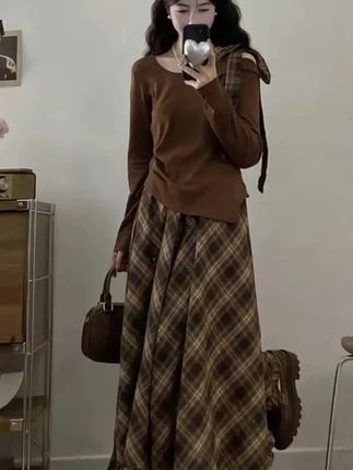 露肩抽绳蝴蝶结上衣格子半身裙两件套装#简约大气 #时尚穿搭
