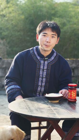 藏在非遗里的贵州年味!广顺鸡辣子传承古法柴火工艺,本地跑山鸡配鲜醇二荆条,一口解锁地道黔味,新年送礼送匠心,更送舌尖乡愁~#非遗文化 #鸡辣子 #分享农村美食 #山寨