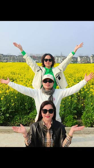 金灿灿的油菜花三人组,主打一个📸咔咔咔😎😎😎