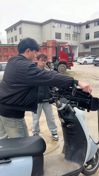 半年内被拆了有保障! #正规合法电动车雨棚#电瓶车挡风挡雨车棚#电动车棚雨棚新款#雨棚遮阳棚折叠伸缩#电动车车棚雨棚 电动车雨棚折叠可收缩 电动车遮阳棚 电动车防晒 好物分享 电动车挡风板 骑车防晒神器