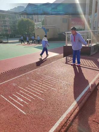 又开始体测了,立定跳远你准备好了吗?#立定跳远 #中考 #中考体育