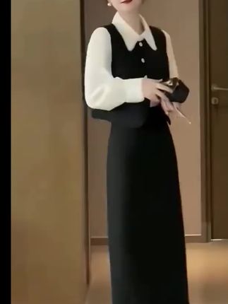 #晒晒我的秋日穿搭#早秋黑白灰穿搭测评#秋冬穿搭新鲜感在线#秋季日常实用穿搭思路分享#秋冬穿搭大揭秘