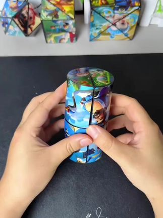 自从孩子有了这个立体几何魔方,再也不吵着要玩手机了。它不仅是一个玩具,还是一个能让孩子放下手机的小工具。每次折叠都是一次空间思维的锻炼,让孩子在玩乐中提升专注力和动手能力,同时也能收获到更多的亲子时光。快给你家宝贝安排上吧,让它也体验一下变形的乐趣!#玩具 #礼物推荐 #学生党必备 #好物分享 #益智玩具