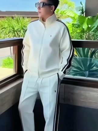 春秋潮牌立领拼接运动休闲套装男韩版百搭帅气开衫卫衣卫裤两件套#时尚穿搭 #高级感穿搭 #男生穿搭 #休闲套装 #品质男装 @抖加🔥上热门🔥dou+🔥热点宝