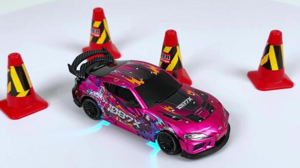 精小创1087X漂移车,1:43醒狮涂装可静可动态 #精小创1087X #RC漂移车 #丰田supra牛魔王 #玩具车