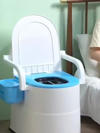 可移动老人坐便器家用老年防臭室内便携式马桶孕妇便盆成人坐便椅#老人护理 #爆款热卖中 #视频同款 #坐便器 #移动马桶推荐