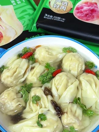 想吃袁记云吞不用再去门店了,皮薄馅大,用料新鲜,比门店卖的个头还大,一口下去超满足#袁记味享 #袁记巨无霸大云吞