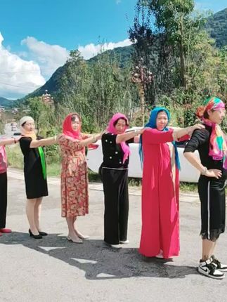 青山绿水间,心情自然飞扬~
