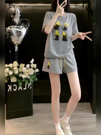 #夏季简约风服装测评#夏日穿搭主打松弛感#扇扇风解锁夏日凉感穿搭#超清爽的夏天OOTD#运动套装