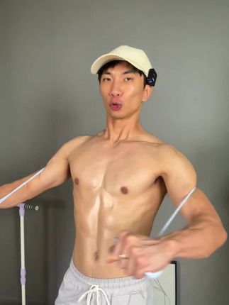 女生在家坚持练穿衣更有气质! #居家锻炼