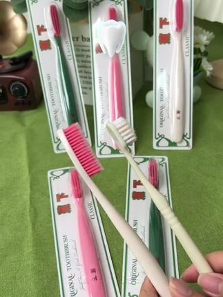 轻奢风格牙刷#新创设计 #长刷洁净 #中软刷毛#好物推荐🔥