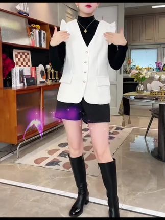 #马甲 女马甲新款高级感独特超好看叠香风黑色西装式花边马甲荷叶边外套#外套 #西装套装 #纯色马甲 #纯色外套