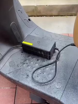 有了它,户外给电动车充电,再也不怕淋湿充电器了#充电器防水盒 #雨季必备#视频同款在商品橱窗#好物推荐🔥
