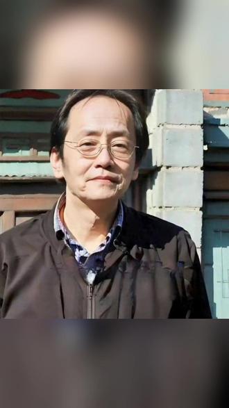 倪海厦:大年初一搓盐洗手,老祖宗的旺运法! 大年初一,早起不赖床,不洗漱先取一勺盐,掌心搓热,边搓边洗手,一整年阳气足、晦气散。除夕夜要点酥油灯,亮到天明,电灯是明,油灯是旺,这是老祖宗的道理,不是迷信。心存敬畏,照做即可,保你家前途光明、一路长虹。#倪海厦书籍全套 #倪海厦书籍全套正版 #倪海厦书籍推荐 #倪海厦书籍购买 #倪海厦养生课