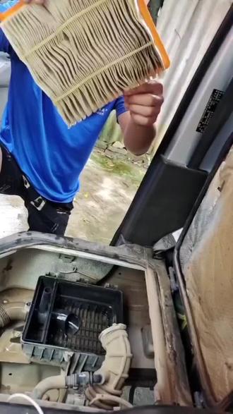 五菱新卡进水。更换火花塞。空气格。拆支管吹干净水。完美搞定。#汽车维修养护