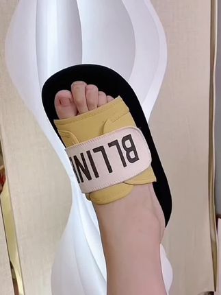 新款时尚百搭外穿拖鞋#好穿又好搭 #舒适养脚 #外穿拖鞋