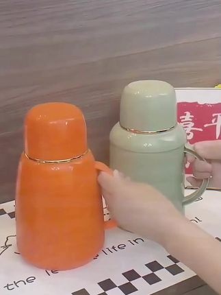 #上热门 #保冷保温暖水瓶,冬季随时都可以喝到热水了,携带方便,美观实用