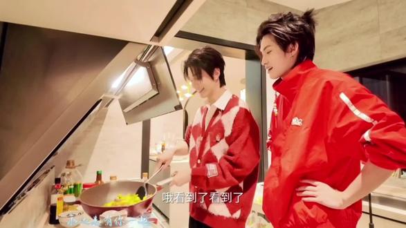 没看到再来一次!糖拌西红柿也能夸出花儿 真的好爱 未来熠旗郝郝走下去吧!
#云旗#郝熠然#磕糖#强烈推荐#云熠星河