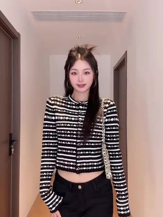 明星同款黑白条纹拼接千金名媛风针织开衫毛衣外套女法式上衣秋季#针织开衫 #毛衣外套#新款上新 #秋季穿搭#谁穿谁好看