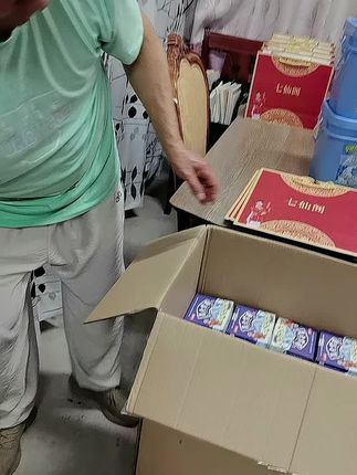 我是海门的人,住在海门常乐乡中桥村一组,我很真实,产品确实是新疆昆仑山雪菊,我们免费包邮赠送运费险,需要的兄弟姐妹,你可以来试一下产品,很真实,口感好,物美价廉好喝又不贵。