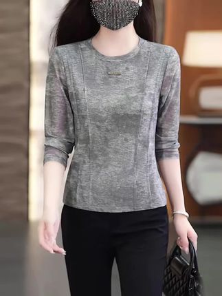 早秋穿搭长袖t恤女款修身百搭打底针织小衫#长袖T恤#长袖打底衫##妈妈穿搭 ##中老年穿搭