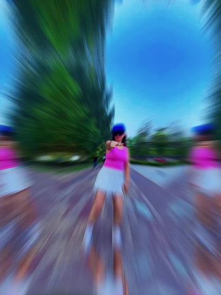 晨光里的奔跑,汗水中的欢笑,公园是快乐充电站。#洞洞帽 #尚美弛SUNMECI