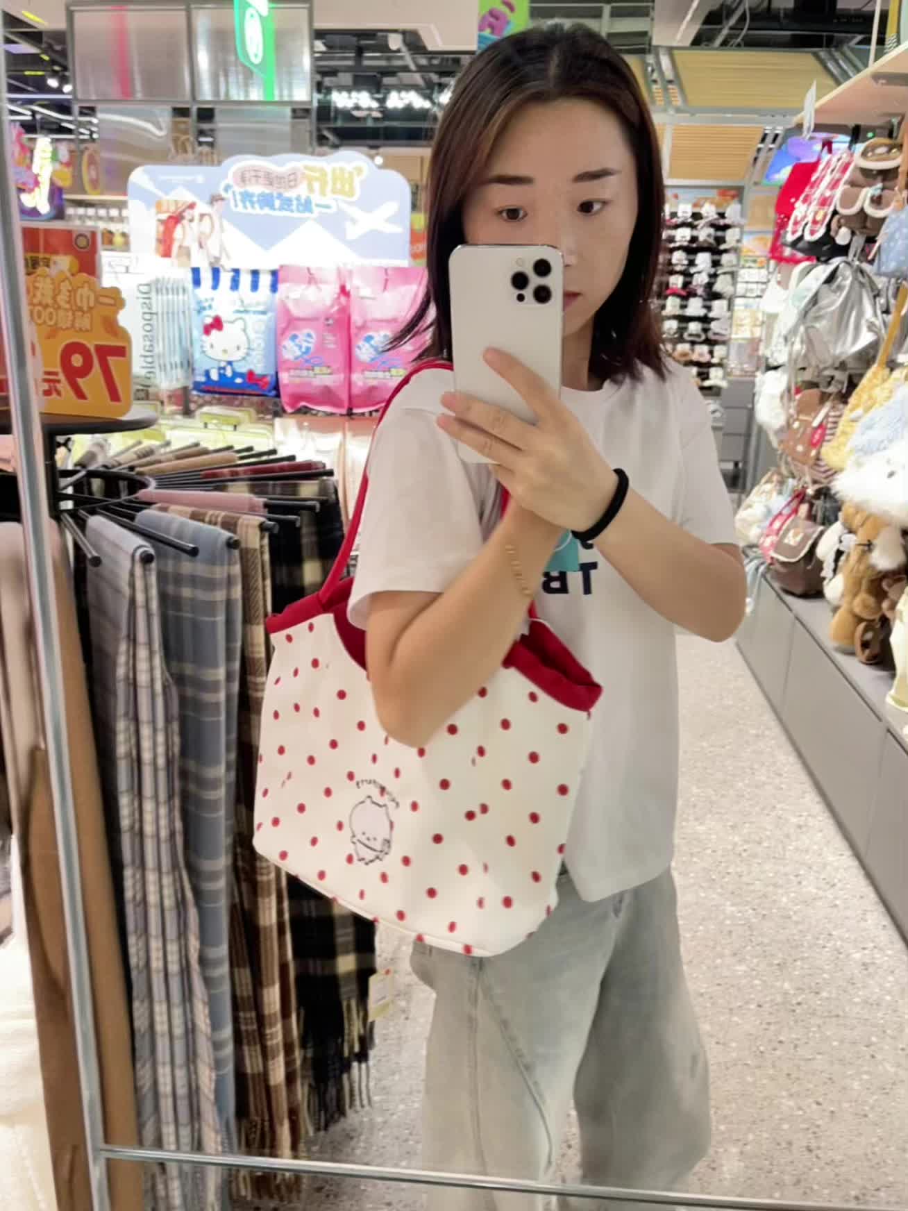 是谁还没有这款美美的Hello Kitty包包#包包
