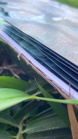 非遗刻纸·张起灵。刀光起,邪祟退,破纸处,麒麟踏火而来; 这一刀斩破纸面,也斩破阴阳。#一见爱上传统文化#刻纸 #百young非遗计划 #非遗祈福百景图 #盗墓笔记