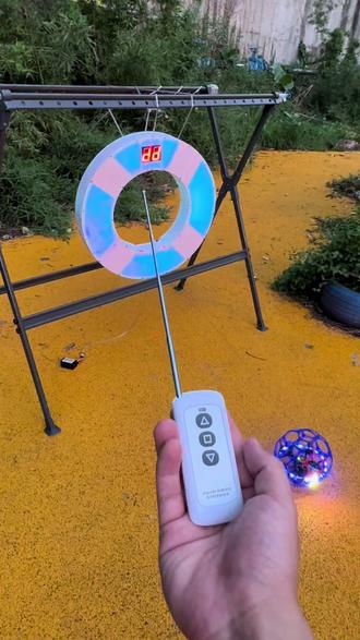 乐迪无人机 足球赛事球门 外径/内径/距底线位置/中心高度:700mm/400 mm/1 m/2 m
6种智能积分模式
模式1:手动遥控计分;
模式2:过门自动计分;
模式3:过门全部标签球(RFID标签)前锋球计分;
模式4:过门指定标签球(RFID标签)前锋球计分;
模式5:7色灯光切换
模式6:标签识别 (为模式4服务)
#无人机足球