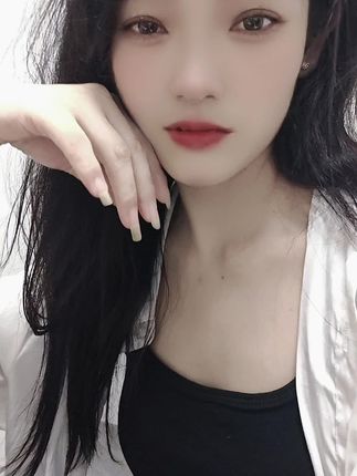 其实不谈恋爱的人才是最幸福的人,在没有喜欢的人的时候是最轻松快乐。生活里第一位也是自己情绪不被他人左右,尽管有时候孤独了一些,但所有的时间都是自己的情绪也很稳定,这样的状态才是最令人羡慕。#爱笑的人运气不会差