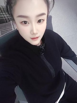 “什么是中秋节 ?混得好的,花钱月下, 混得一般的,月下花钱,混得像我这样的,花下月的钱”😂😂😂