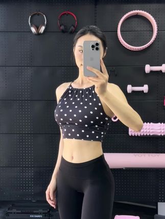 小波点太美啦 #健身穿搭 #运动瑜伽上衣 #运动女孩穿搭 #瑜伽服搭配