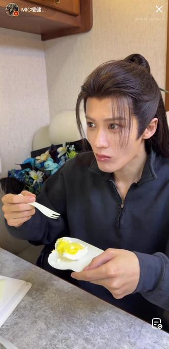 怎么会有这么可爱的家次#檀健次 新鲜出炉#谢却山
3.20小炭火生日#THooHoo#向全世界安利#二月二龙抬头