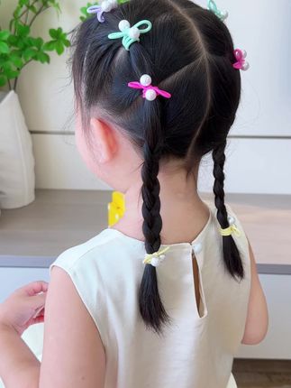 #上学发型 就用这个蝴蝶结发圈给女儿扎个甜美可爱发型吧,家有女儿的快收藏起来#简单好看发型 #儿童编发 #儿童发饰 #发圈头绳