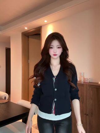 弹弹的八字刘海 #今日穿搭 #今天穿什么#美少女小欣pose摇