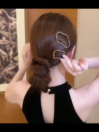小香风气质水钻云朵bb夹女侧边刘海碎发夹头饰高级感镂空发夹#碎发夹 #刘海夹 #碎发整理 #头饰发夹