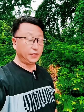喊话器喇叭收破烂的老板摆地摊老板 #收破烂小哥 #向前看小哥 #抖音 #网红收废品 #网红收破烂