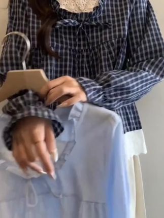 藏青色格子衬衫女早秋新款大码胖mm假两件娃娃衫蕾丝花边上衣#每日分享 #穿搭分享 #新衣服可以治愈各种不开心 #女装穿搭 #dou+小助手