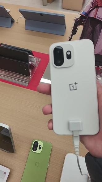 今天带你们看看一加刚刚发布的手机15T,16+1tb已经要5700了,大家觉得5700合适吗