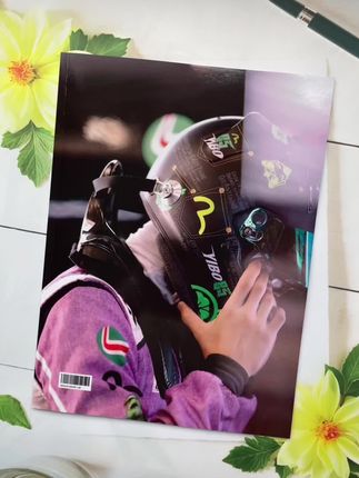 哇撒哇撒 这赛车手写真集也太香了吧 想要的姐妹不要错过啦#王一博 #摩托姐姐 #85号车手王一博