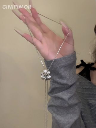 我们都在变老,但那些能让你发光的小饰品,永远年轻,永远陪你精致#项链 #锁骨链 #项链控 #时尚饰品 #这个项链我好喜欢