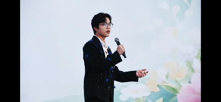白云是否也听过你的诉说?#在舞台上遇见更好的自己 #霸州一中 #文艺汇演 #一程山路